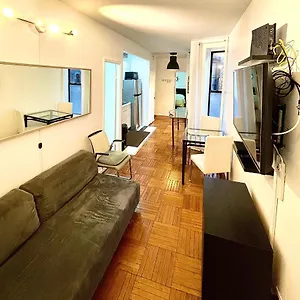 Stunning Two Bed Apt Hells Kitchen Nueva York