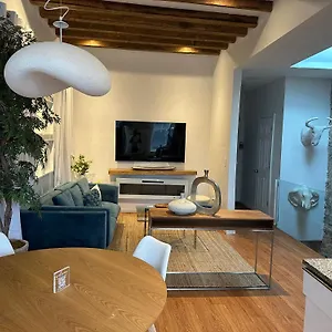 Apartment A Dedicated Space To Unwind, New York